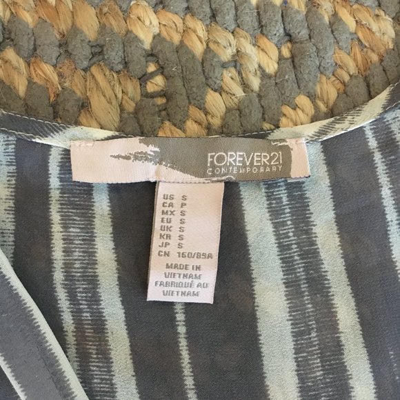 Forever 21 | Sheer Patterned Blouse (S) - Picture 3 of 5